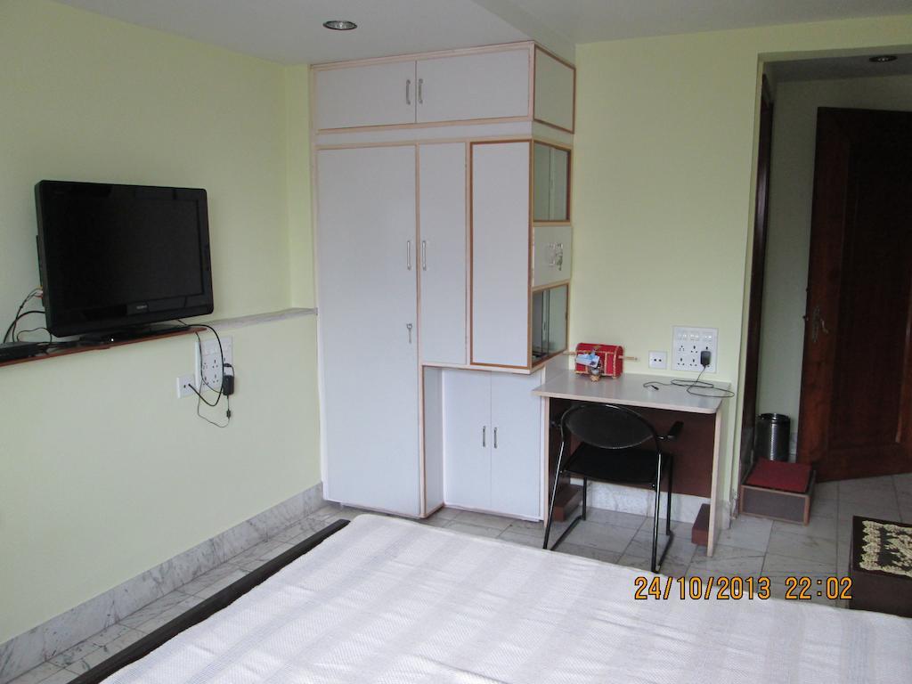 Service Apartments, Park Street, Calcutta Bilik gambar